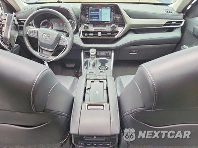 Zdjęcie 8 z 13 samochodu: 2022 TOYOTA HIGHLANDER XLE VIN:5TDHZRBH7NS230008 - miniatura