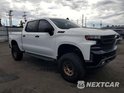 Czwarte zdjęcie samochodu z boku: 2021 CHEVROLET SILVERADO K1500 LT TRAIL BOSS VIN:3GCPYFED9MG410044 - miniatura