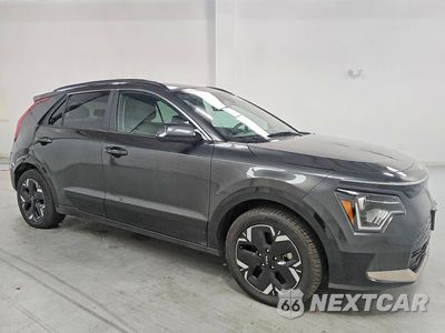 Czwarte zdjęcie samochodu z boku: 2024 KIA NIRO WIND VIN:KNDCR3L15R5122037 - miniatura