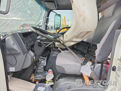 Zdjęcie 7 z 13 samochodu: 2019 ISUZU NPR HD BOX TRUCK VIN:54DC4W1B6KS801846 - miniatura