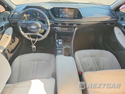 Zdjęcie 8 z 12 samochodu: 2021 HYUNDAI SONATA HYBRID BLUE VIN:KMHL24JJ8MA030252 - miniatura