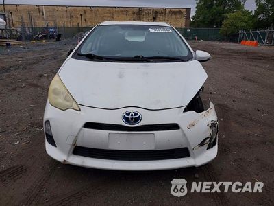 Piąte zdjęcie samochodu w środku: 2012 TOYOTA PRIUS C TWO VIN:JTDKDTB36C1012318 - miniatura