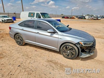 Czwarte zdjęcie samochodu z boku: 2019 VOLKSWAGEN JETTA SEL PREMIUM VIN:3VWGB7BU5KM255497 - miniatura