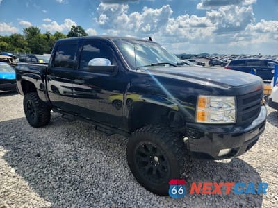 Czwarte zdjęcie samochodu z boku: 2012 CHEVROLET SILVERADO K1500 LTZ VIN:3GCUKTE2XCG163553 - miniatura