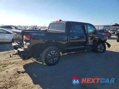 Trzecie zdjęcie samochodu z tyłu: 2020 TOYOTA TUNDRA SR5 VIN:5TFDY5F13LX907067 - miniatura