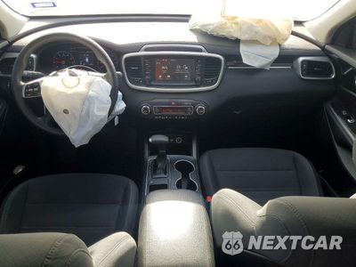 Zdjęcie 8 z 12 samochodu: 2019 KIA SORENTO LX V6 VIN:5XYPG4A51KG489727 - miniatura