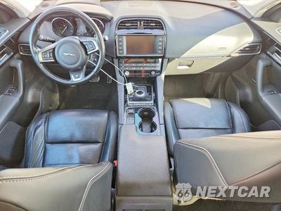 Zdjęcie 8 z 13 samochodu: 2017 JAGUAR F-PACE R - SPORT VIN:SADCL2BN0HA096280 - miniatura