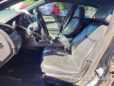 Zdjęcie 7 z 12 samochodu: 2014 CHRYSLER 300C VARVATOS VIN:2C3CCAJT9EH240447 - miniatura