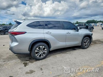 Trzecie zdjęcie samochodu z tyłu: 2023 TOYOTA HIGHLANDER HYBRID XLE VIN:5TDKARAH8PS016615 - miniatura