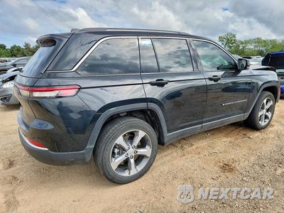 Trzecie zdjęcie samochodu z tyłu: 2023 JEEP GRAND CHEROKEE LIMITED 4XE VIN:1C4RJYB65P8784840 - miniatura