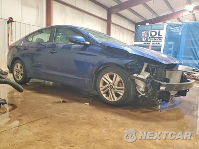 Czwarte zdjęcie samochodu z boku: 2020 HYUNDAI ELANTRA VALUE EDITION VIN:5NPD84LF6LH510166 - miniatura