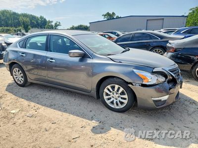 Czwarte zdjęcie samochodu z boku: 2015 NISSAN ALTIMA 2.5 S VIN:1N4AL3AP2FC414306 - miniatura
