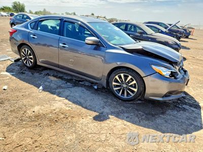 Czwarte zdjęcie samochodu z boku: 2017 NISSAN ALTIMA 2.5 SV VIN:1N4AL3AP0HC127484 - miniatura