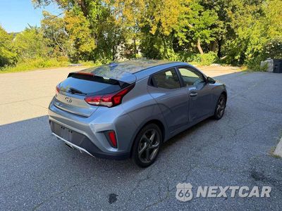 Czwarte zdjęcie samochodu z boku: 2019 HYUNDAI VELOSTER 2.0L VIN:KMHTG6AFXKU011433 - miniatura
