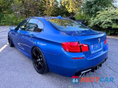 Drugie zdjęcie samochodu z przodu: 2013 BMW M5 VIN:WBSFV9C50DD096758 - miniatura