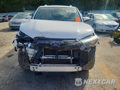 Piąte zdjęcie samochodu w środku: 2015 TOYOTA 4RUNNER SR5 VIN:JTEBU5JR6F5227367 - miniatura