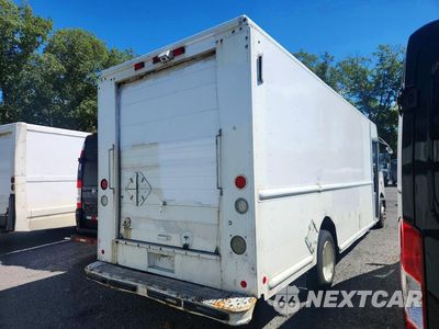 Trzecie zdjęcie samochodu z tyłu: 2012 FREIGHTLINER MT45 CHASSIS DELIVERY VAN VIN:4UZAAPDUXCCBR1547 - miniatura