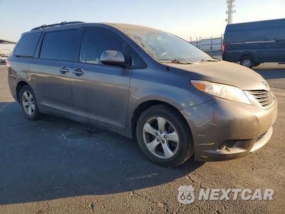 Czwarte zdjęcie samochodu z boku: 2012 TOYOTA SIENNA LE VIN:5TDKK3DC0CS194166 - miniatura