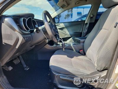 Zdjęcie 7 z 12 samochodu: 2015 KIA OPTIMA LX VIN:5XXGM4A75FG458582 - miniatura