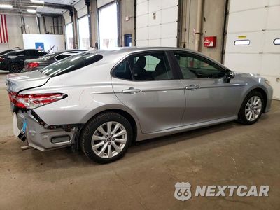 Trzecie zdjęcie samochodu z tyłu: 2020 TOYOTA CAMRY LE VIN:4T1C11AK8LU991490 - miniatura
