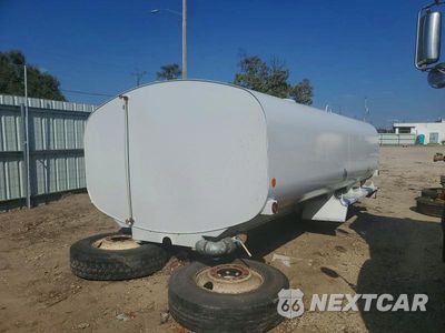 Zdjęcie 12 z 13 samochodu: 1999 FREIGHTLINER CONVENTIONAL FLD112 TANK TRUCK VIN:1FUY3EDB4XLB43105 - miniatura