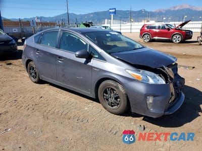 Czwarte zdjęcie samochodu z boku: 2015 TOYOTA PRIUS TWO VIN:JTDKN3DU5F1892399 - miniatura