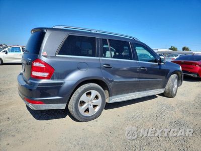 Trzecie zdjęcie samochodu z tyłu: 2011 MERCEDES-BENZ GL 450 4MATIC VIN:4JGBF7BE2BA705724 - miniatura