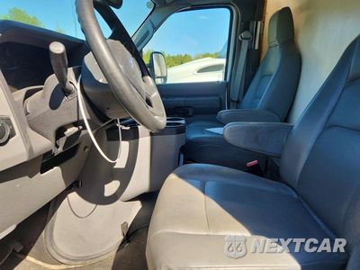 Zdjęcie 7 z 13 samochodu: 2024 FORD E450 BOX TRUCK VIN:1FDXE4FN2RDD24191 - miniatura