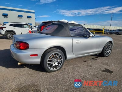 Trzecie zdjęcie samochodu z tyłu: 2001 MAZDA MX-5 MIATA BASE VIN:JM1NB353510204069 - miniatura