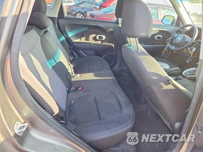 Zdjęcie 10 z 12 samochodu: 2018 KIA SOUL + VIN:KNDJP3A50J7596442 - miniatura