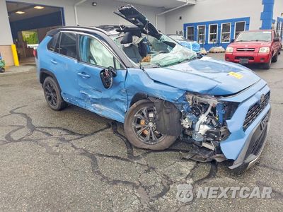 Czwarte zdjęcie samochodu z boku: 2025 TOYOTA RAV4 XSE VIN:4T3E6RFV0SU176945 - miniatura