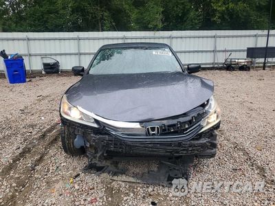 Piąte zdjęcie samochodu w środku: 2017 HONDA ACCORD EX VIN:1HGCR2F7XHA095242 - miniatura