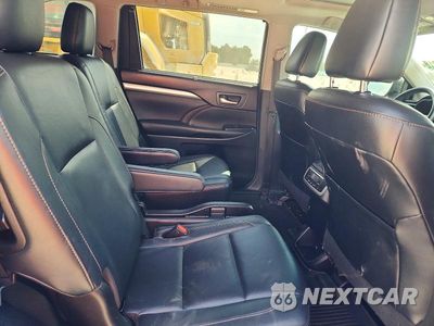 Zdjęcie 10 z 13 samochodu: 2018 TOYOTA HIGHLANDER XLE VIN:5TDKZRFH5JS546811 - miniatura