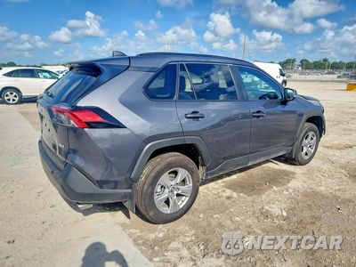 Trzecie zdjęcie samochodu z tyłu: 2025 TOYOTA RAV4 XLE VIN:2T3W1RFVXSW437842 - miniatura