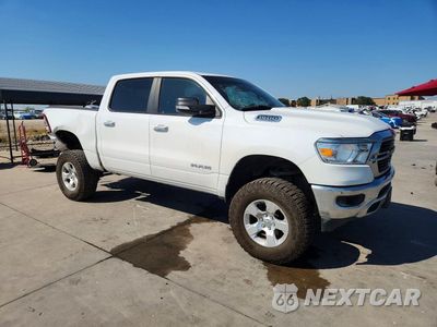 Czwarte zdjęcie samochodu z boku: 2020 RAM 1500 BIG HORN/LONE STAR VIN:1C6RREFT2LN152405 - miniatura