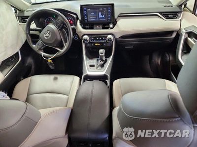 Zdjęcie 8 z 13 samochodu: 2019 TOYOTA RAV4 XLE PREMIUM VIN:JTMA1RFV3KD512632 - miniatura
