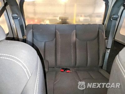 Zdjęcie 10 z 13 samochodu: 2016 JEEP WRANGLER SAHARA VIN:1C4AJWBG0GL167580 - miniatura