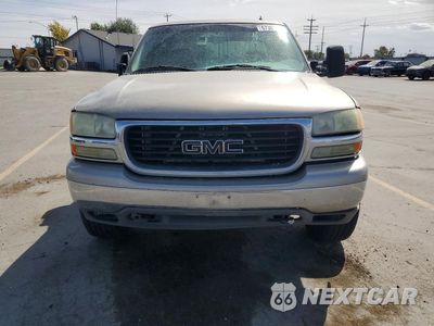 Piąte zdjęcie samochodu w środku: 2002 GMC NEW SIERRA K2500 VIN:1GTGK29U32Z274110 - miniatura