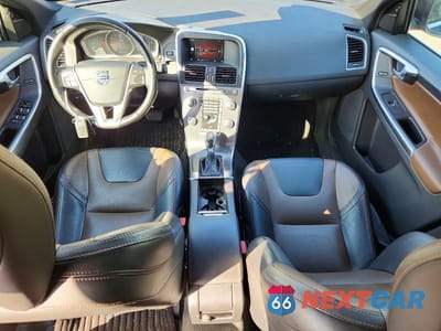 Zdjęcie 8 z 13 samochodu: 2016 VOLVO XC60 T6 PREMIER VIN:YV449MRK3G2882666 - miniatura