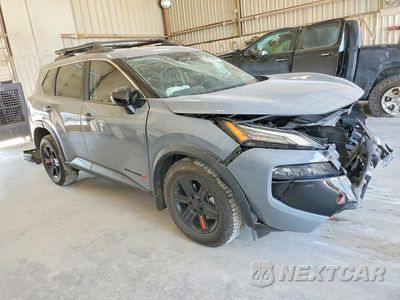 Czwarte zdjęcie samochodu z boku: 2026 NISSAN ROGUE ROCK CREEK VIN:5N1BT3BB4TC683805 - miniatura