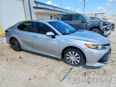 Czwarte zdjęcie samochodu z boku: 2018 TOYOTA CAMRY L VIN:4T1B11HK9JU089381 - miniatura