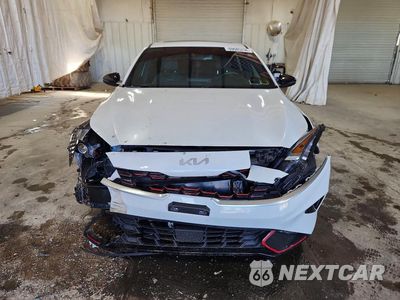Piąte zdjęcie samochodu w środku: 2023 KIA FORTE GT LINE VIN:3KPF54AD8PE668795 - miniatura