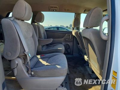 Zdjęcie 11 z 13 samochodu: 2010 TOYOTA SIENNA LE 7-PASSENGER VIN:5TDKK4CC6AS309759 - miniatura