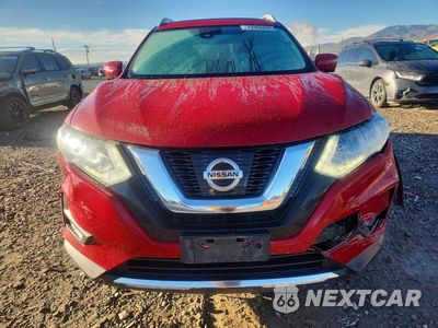 Piąte zdjęcie samochodu w środku: 2017 NISSAN ROGUE SL VIN:JN8AT2MV8HW264772 - miniatura