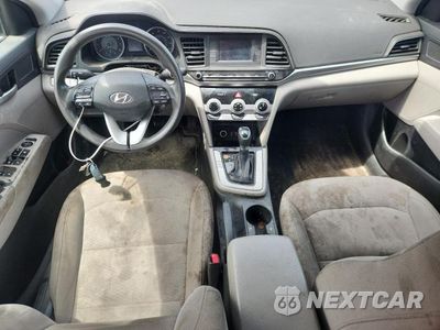 Zdjęcie 8 z 12 samochodu: 2019 HYUNDAI ELANTRA SE VIN:5NPD74LF0KH489302 - miniatura