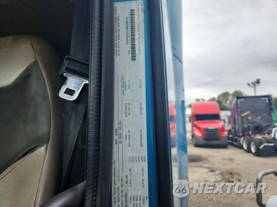 Zdjęcie 12 z 14 samochodu: 2006 VOLVO VNL SEMI TRUCK VIN:4V4NC9TG16N386275 - miniatura