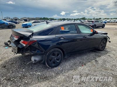 Trzecie zdjęcie samochodu z tyłu: 2022 HYUNDAI ELANTRA SEL VIN:KMHLM4AG0NU256333 - miniatura