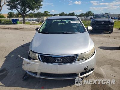 Piąte zdjęcie samochodu w środku: 2013 KIA FORTE EX VIN:KNAFU4A20D5724069 - miniatura