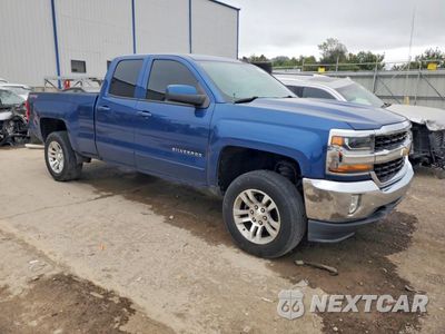 Czwarte zdjęcie samochodu z boku: 2017 CHEVROLET SILVERADO K1500 LT VIN:1GCVKRECXHZ382214 - miniatura