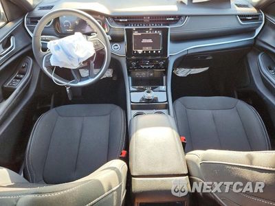 Zdjęcie 8 z 12 samochodu: 2025 JEEP GRAND CHEROKEE LAREDO VIN:1C4RJHAGXSC329109 - miniatura